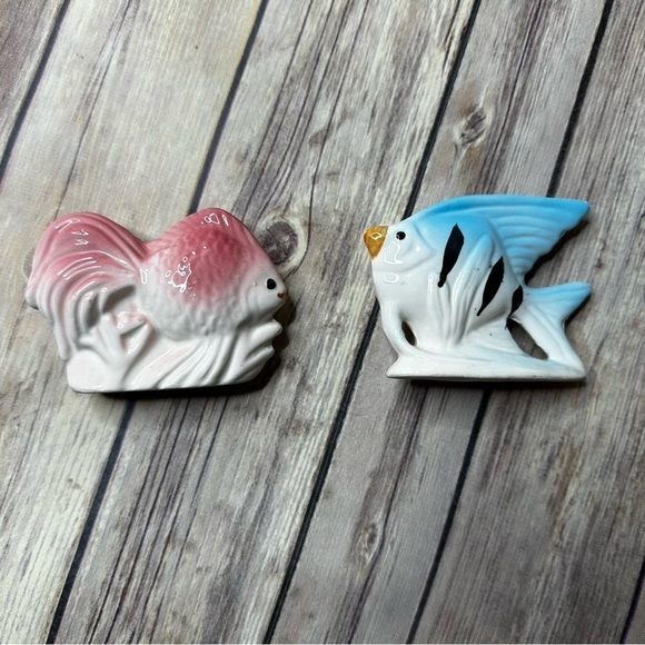 Vintage Pink Blue Kissing Fish Japan Ceramic Figurines Fishes 70's 60's Girl Boy - Picture 2 of 12
